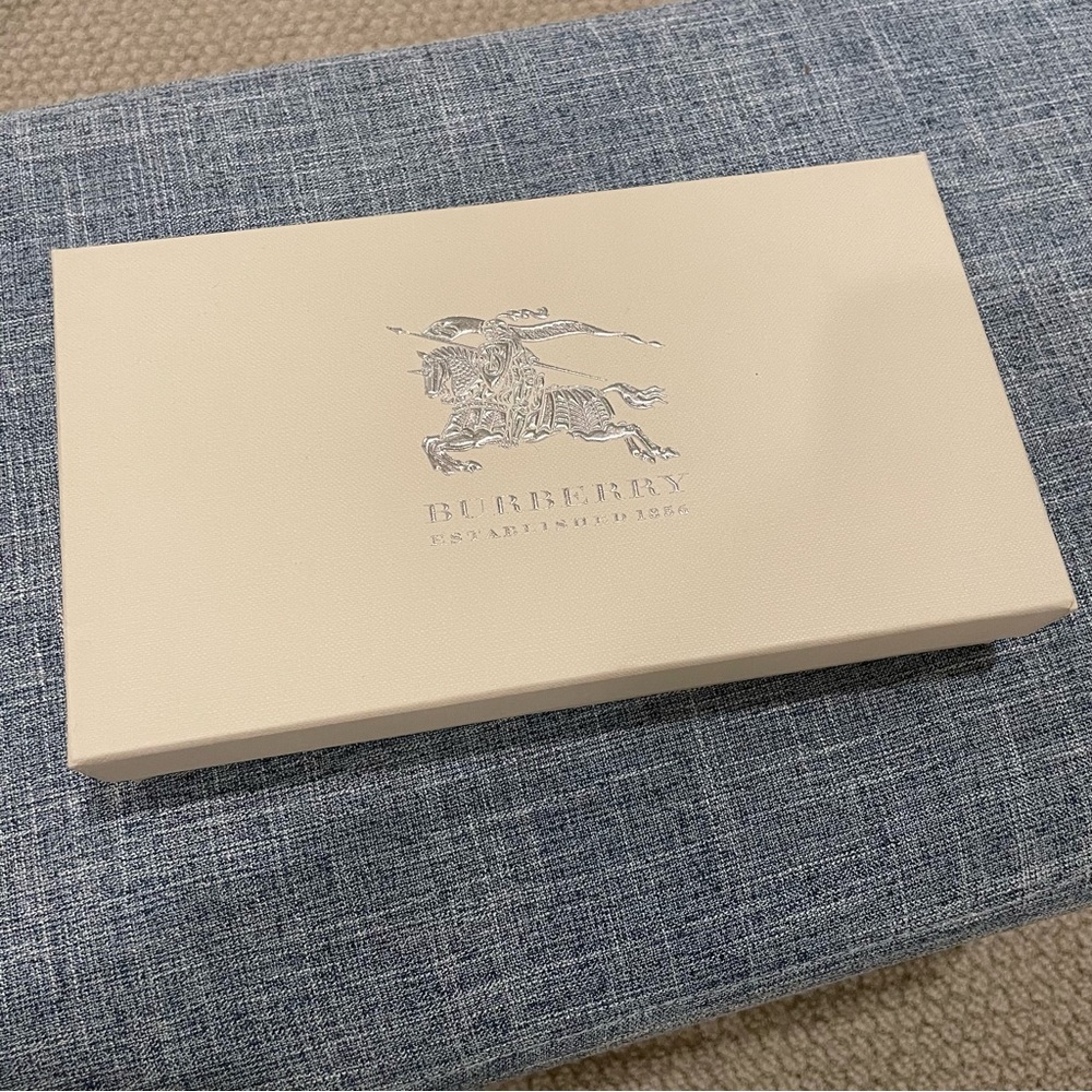 Burberry Wallet - Picture 10 of 12